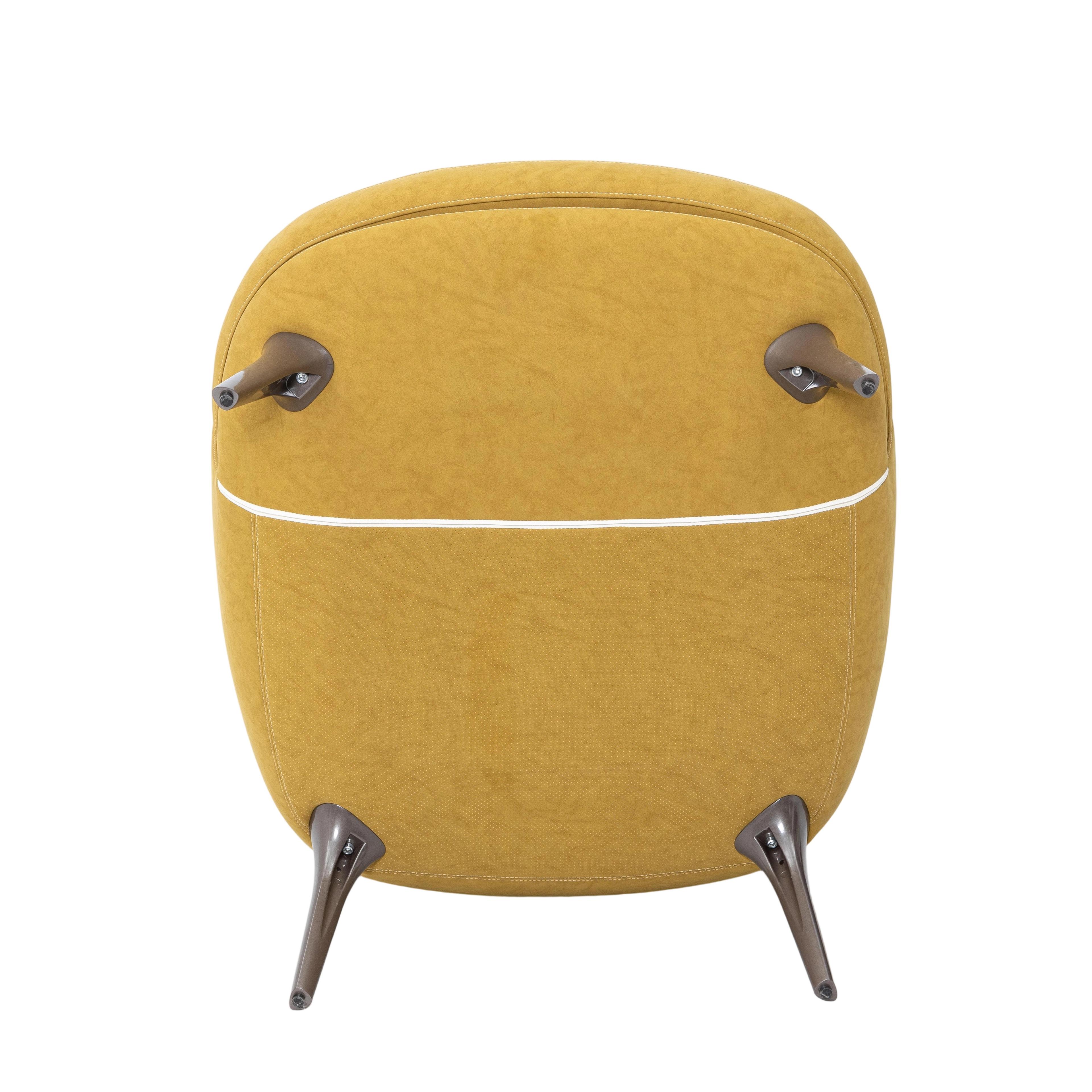 Lounge Chair: Modern Comfort Meets Timeless Style