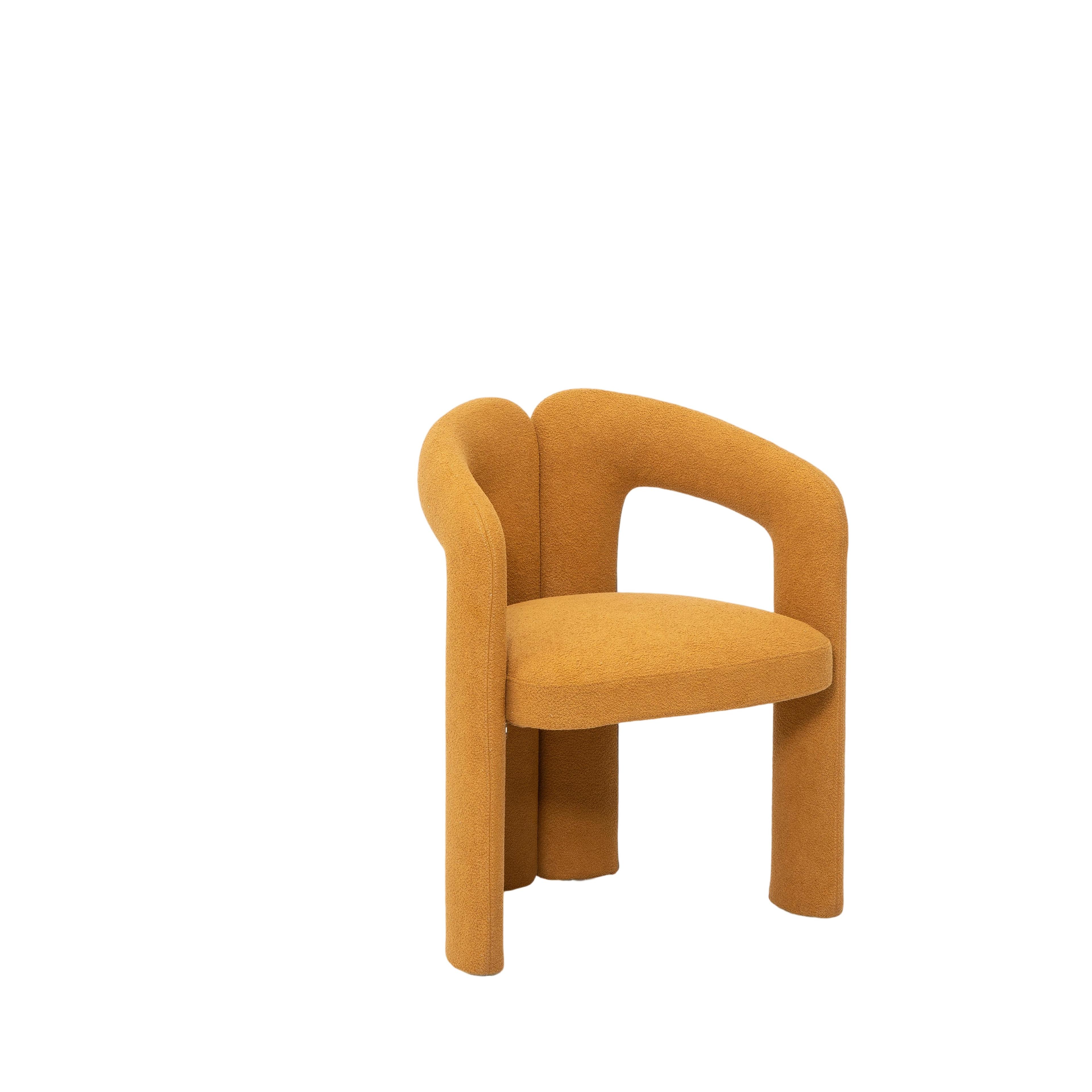 Modern Lounge Chair: Elegance and Comfort Combined