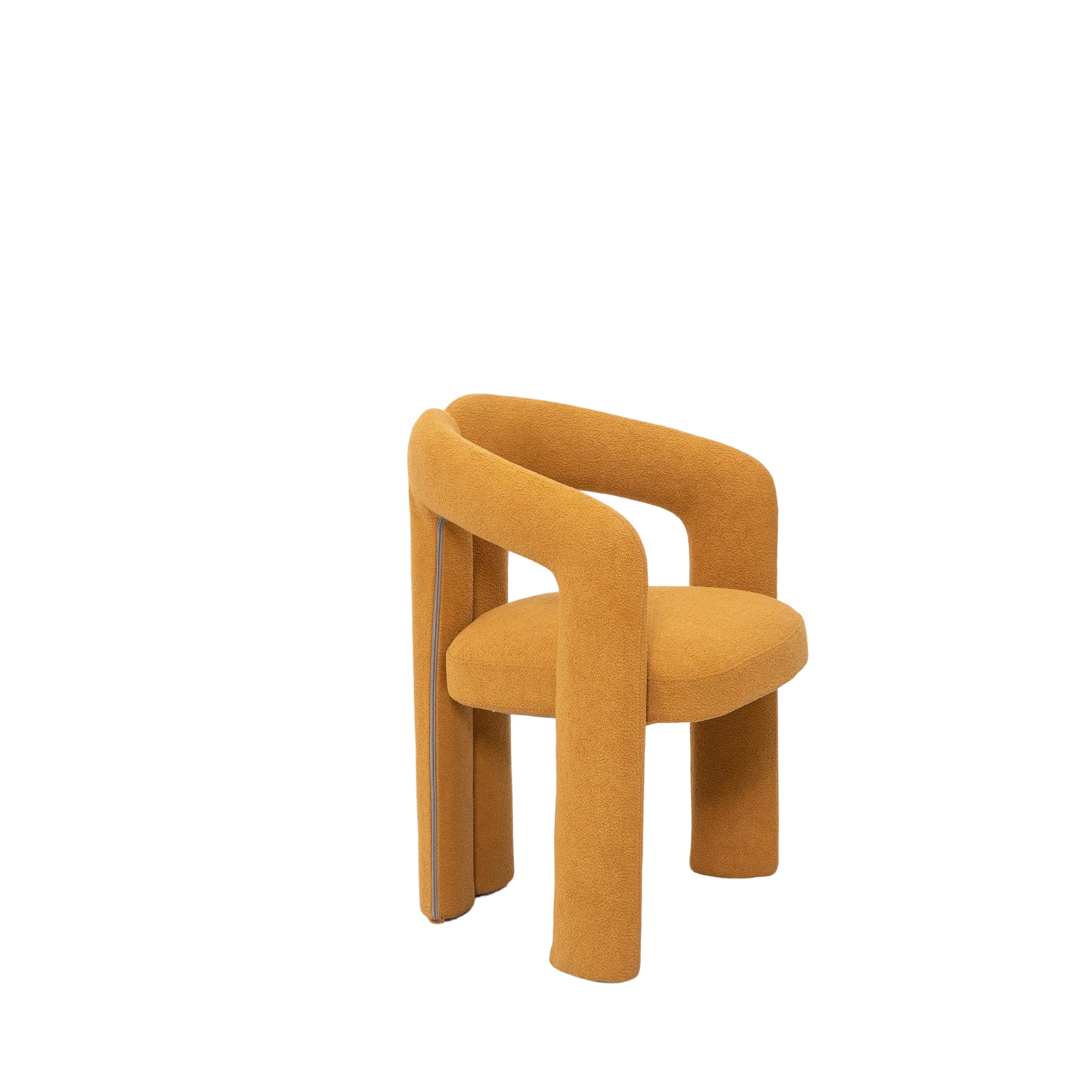 Modern Lounge Chair: Elegance and Comfort Combined