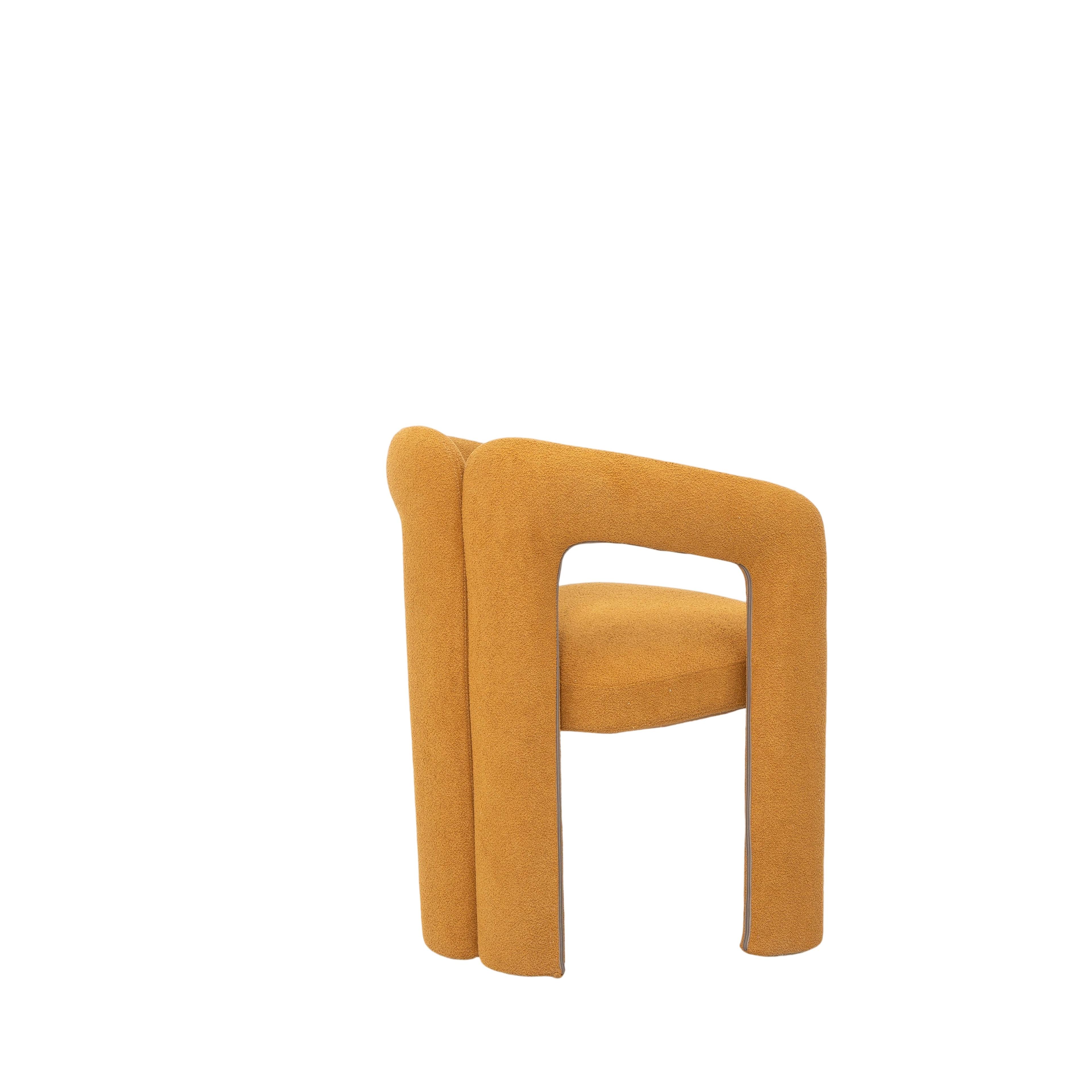 Modern Lounge Chair: Elegance and Comfort Combined